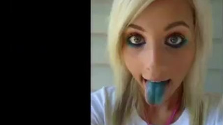 Лицо с большим черным членом, машет PMV с белой блондинкой-шлюшкой